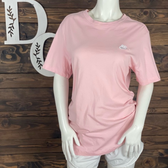 Nike | Embroidered‎ Swoosh Nike Logo Pink Short Sleeve Relaxed Tee - Picture 1 of 6
